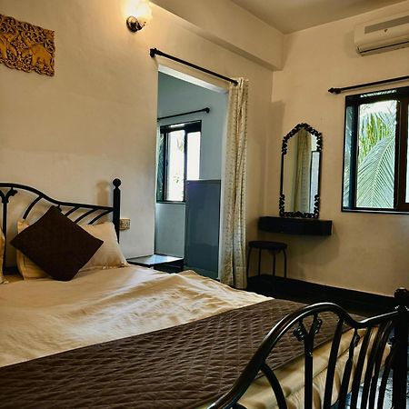 1Bhk Suites With Kitchen & Pool By Goaround Homes At Vagator Exterior photo