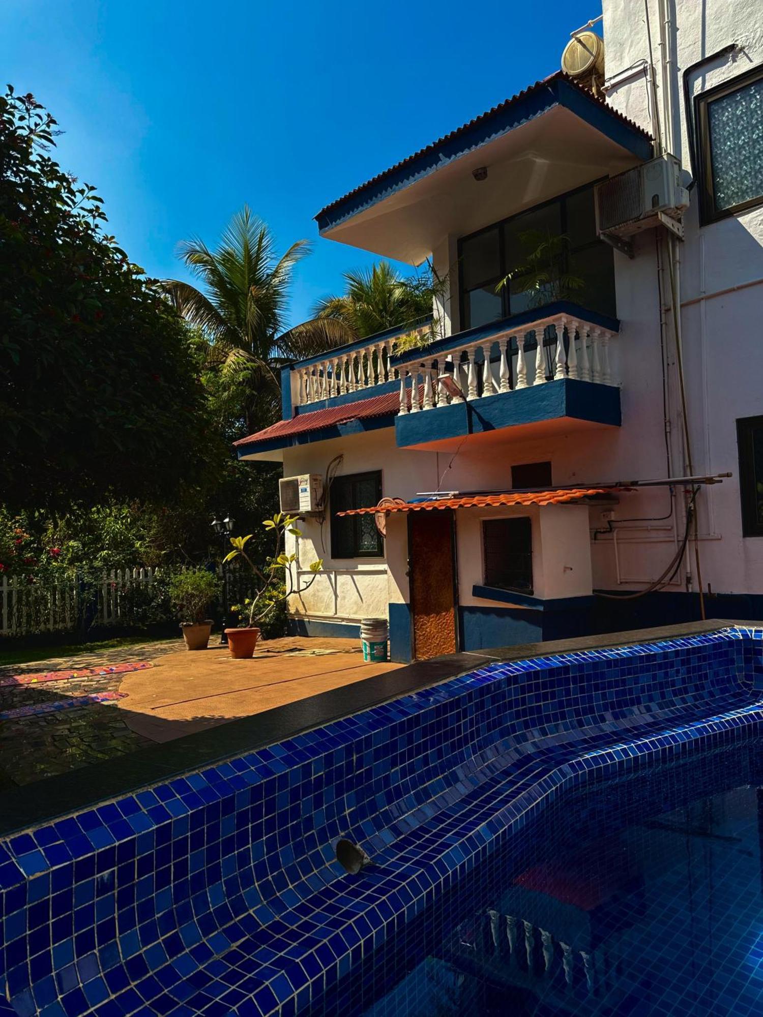 1Bhk Suites With Kitchen & Pool By Goaround Homes At Vagator Exterior photo