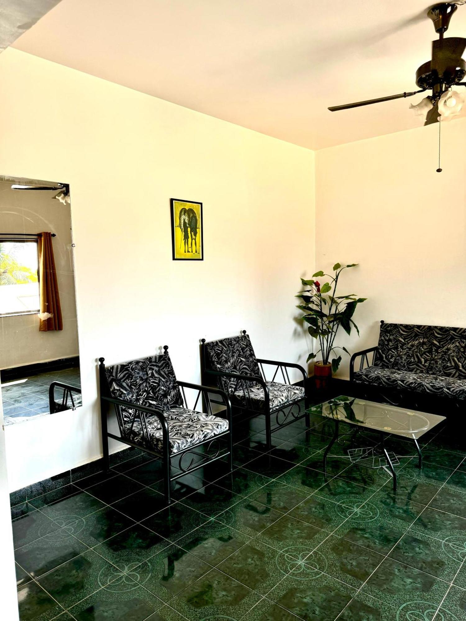 1Bhk Suites With Kitchen & Pool By Goaround Homes At Vagator Exterior photo